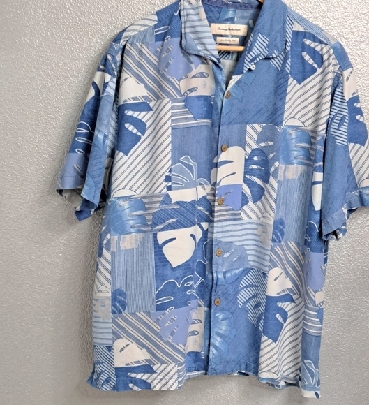 Tommy Bahama Blue & White Patterned 100% Silk Shirt   Size XL - Picture 6 of 10